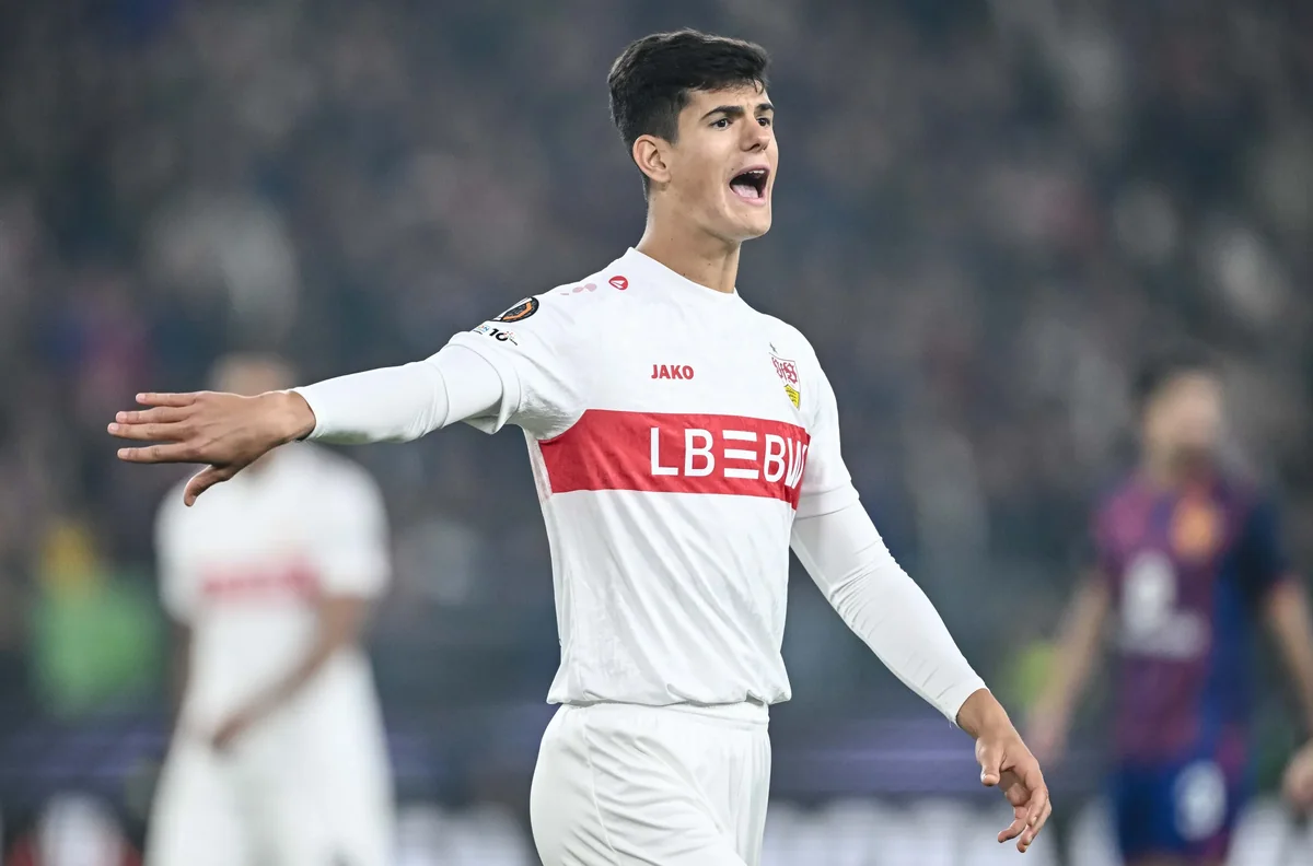 Ştuttqartın 20 yaşlı futbolçusu İngiltərə klubuna transfer ola bilər
