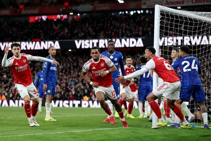 Arsenal İngiltərə Premyer Liqasında liderliyini qoruyub