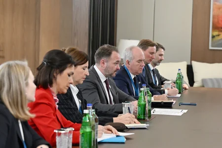 President Ilham Aliyev receives European Commissioner for Energy and Housing