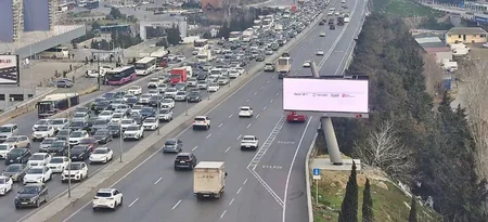 Bakıda doqquz istiqamət üzrə nəqliyyatın sıxlığı müşahidə olunur