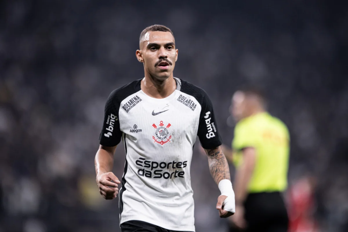 Arsenal braziliyalı müdafiəçi Mateuzinyonu heyətinə qatmaq istəyir