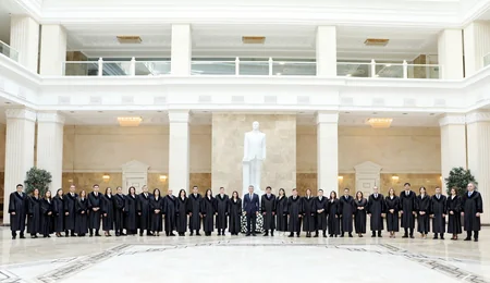 Yeni təyin olunan hakimlər and içiblər