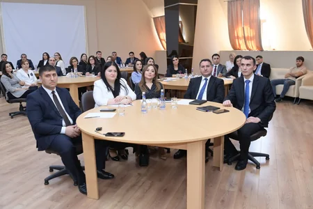 Emin Əmrullayev məktəb direktorlarına tədrisin keyfiyyətinin yüksəldilməsini tövsiyə edib