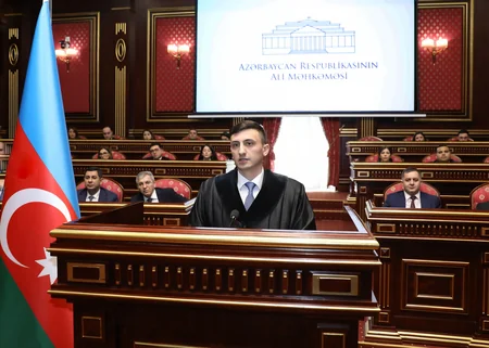 Yeni təyin olunan hakimlər and içiblər