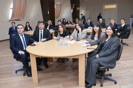 Emin Əmrullayev məktəb direktorlarına tədrisin keyfiyyətinin yüksəldilməsini tövsiyə edib