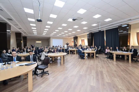Emin Əmrullayev məktəb direktorlarına tədrisin keyfiyyətinin yüksəldilməsini tövsiyə edib