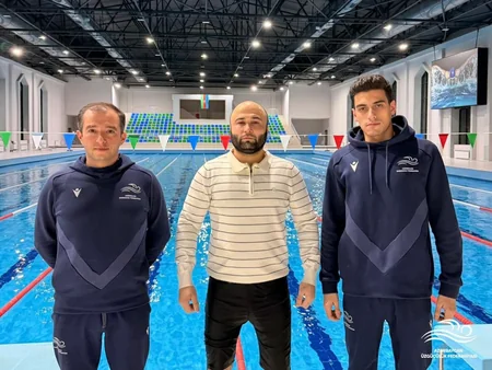 Cəmil Əliyev 10 saat fasiləsiz üzməklə Azərbaycan rekorduna imza atıb