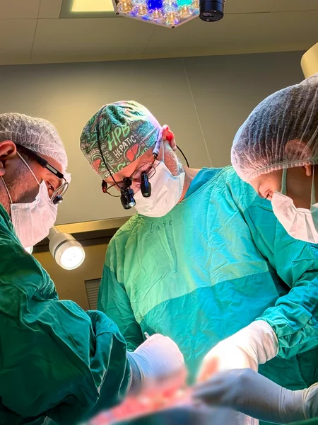 Son bir ildə Yeni Klinikada yeddi böyrək transplantasiyası həyata keçirilib