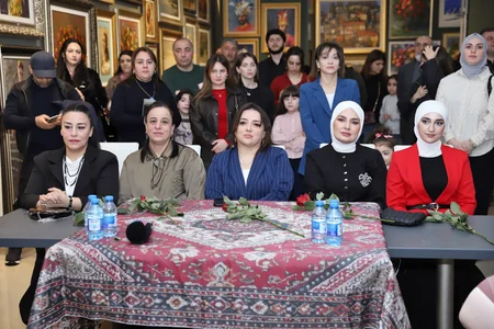 Xətai Sənət Mərkəzində Milli-mənəvi dəyərlərimiz adlı incəsənət sərgisi keçirilib