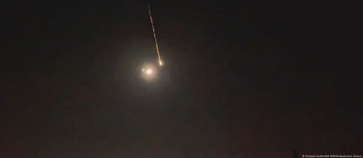 Meteorit parçaları Almaniyada binalara ziyan vurub