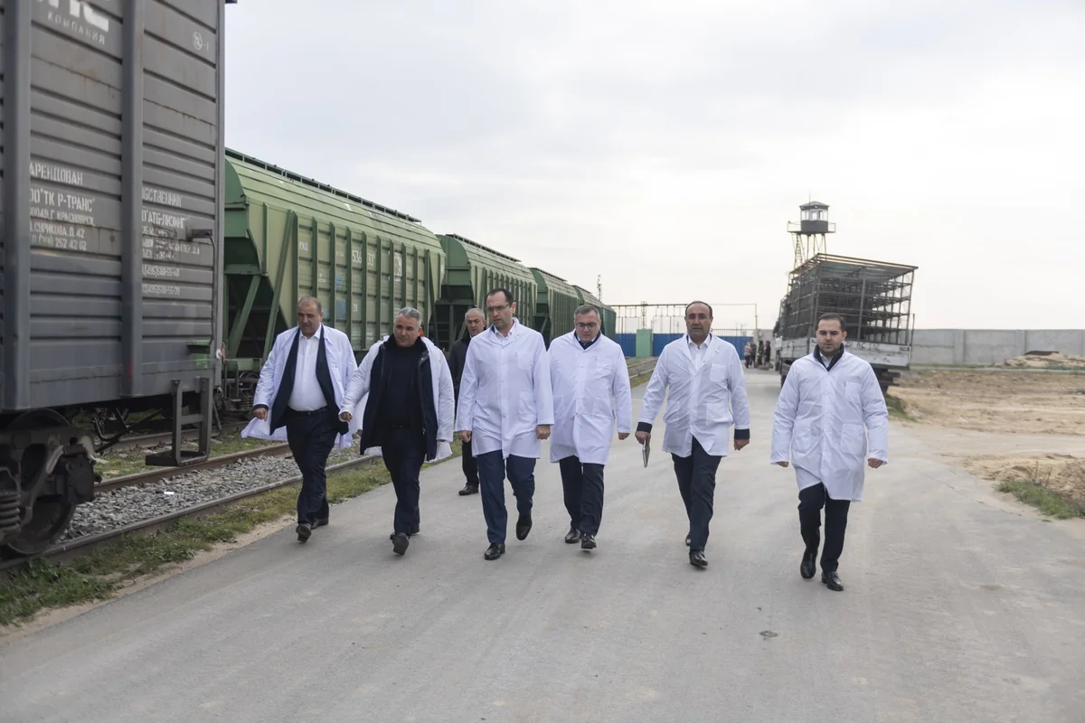 Məcnun Məmmədov Xızı və Abşeronda quşçuluq müəssisələrinin fəaliyyəti ilə tanış olub