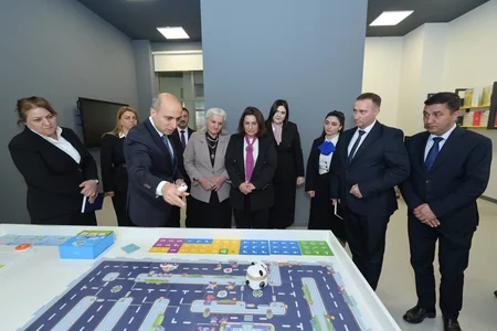 Emin Əmrullayev işğaldan azad olunmuş ərazilərdə çalışan müəllimlərlə görüşüb