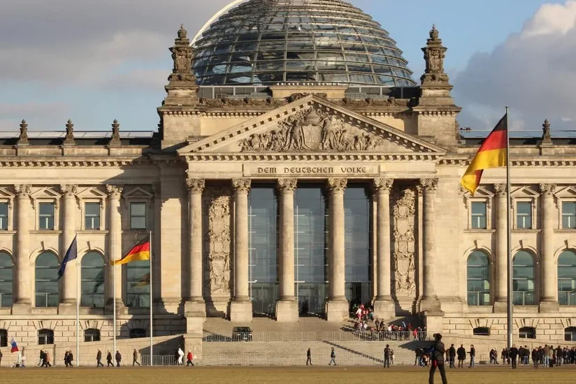 Berlində naməlum şəxs Mertsin ofisinin yaxınlığında yanğın törədib