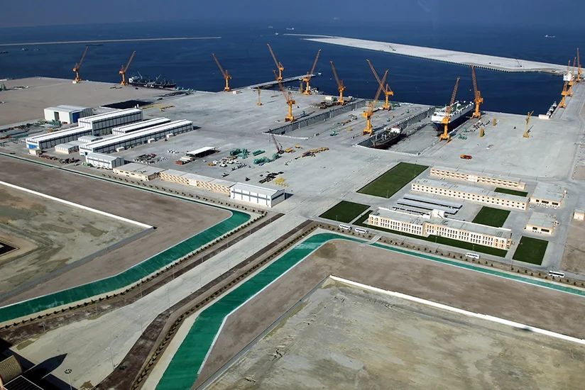 Оман вывел все суда из района ключевого нефтяного терминала