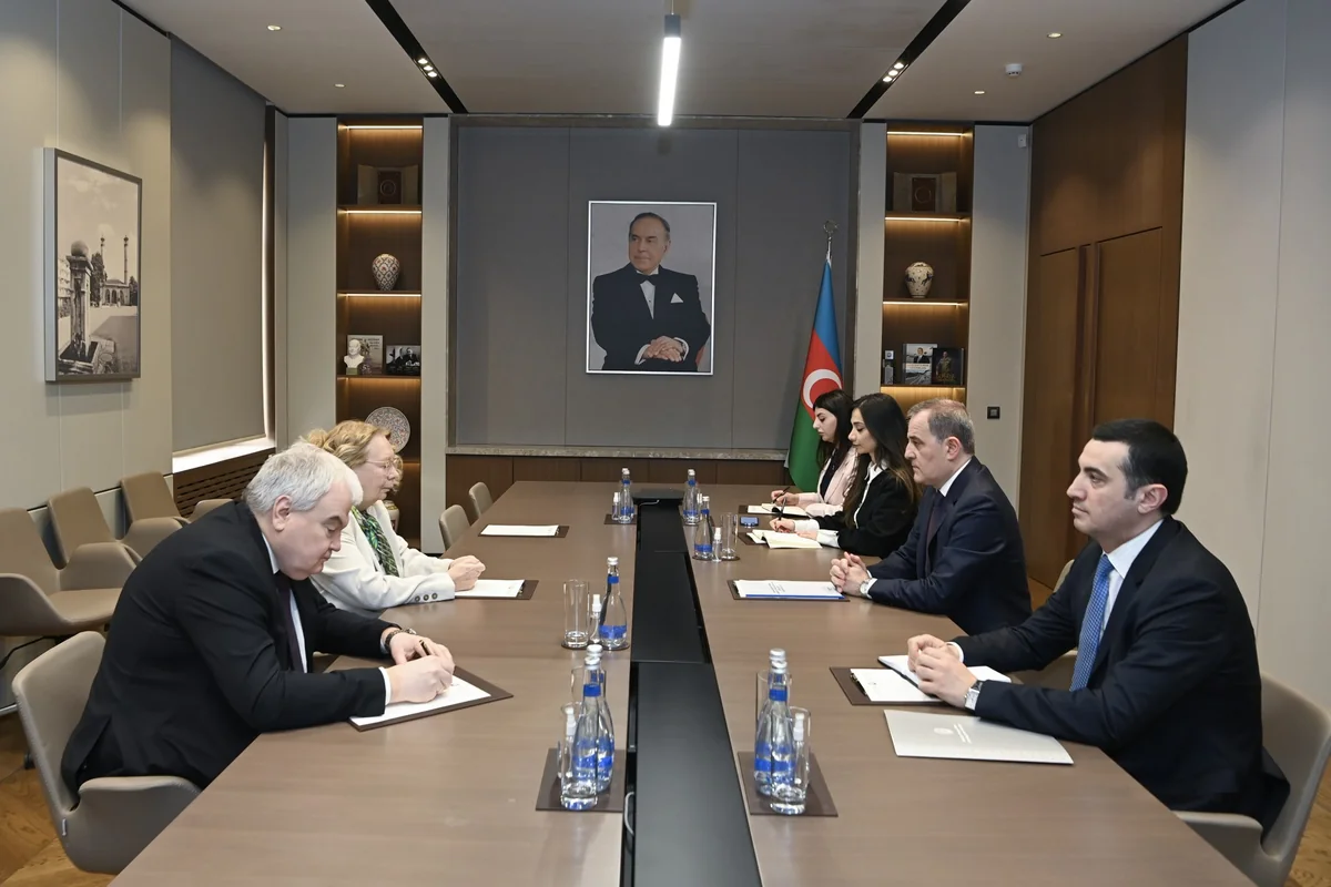 Azerbaijani FM Jeyhun Bayramov meets with UNOG Director-General
