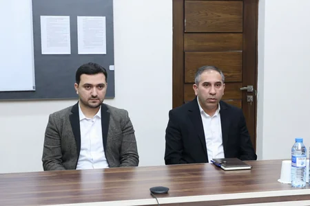 Sahib Ələkbərov Xankəndidə vətəndaşları qəbul edib