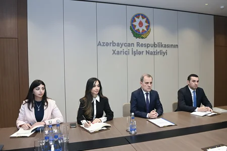 Azerbaijani FM Jeyhun Bayramov meets with UNOG Director-General