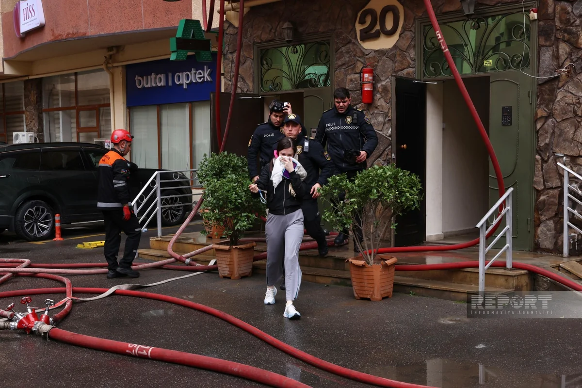 Bakıda yaşayış binasında yanğın olub, 7 nəfər tüstüdən zəhərlənib - YENİLƏNİB-4