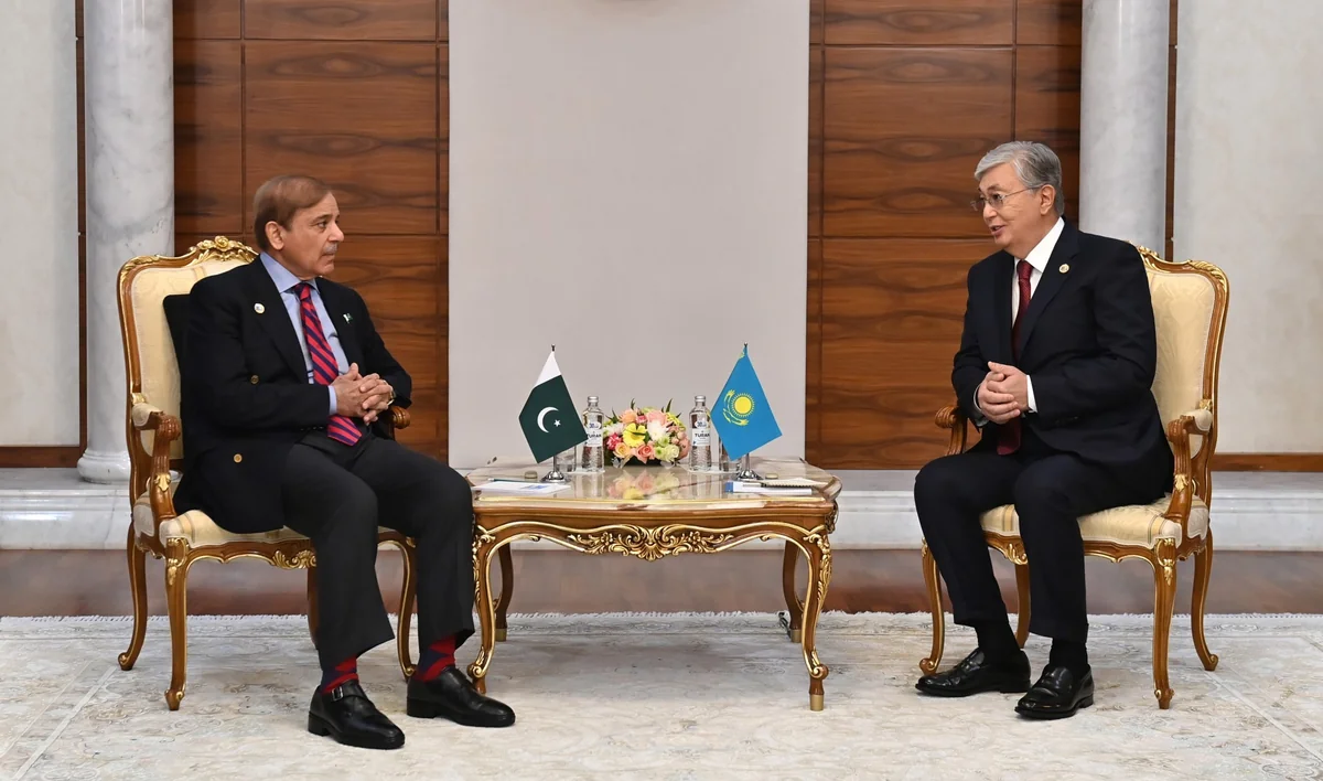 Şahbaz Şərif və Tokayev Yaxın Şərqdəki vəziyyəti müzakirə ediblər