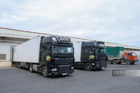 Грузовики с гумпомощью для Ирана пересекли госграницу в Астаре - ОБНОВЛЕНО