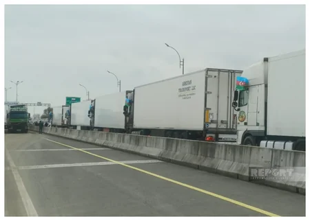 Грузовики с гумпомощью для Ирана пересекли госграницу в Астаре - ОБНОВЛЕНО