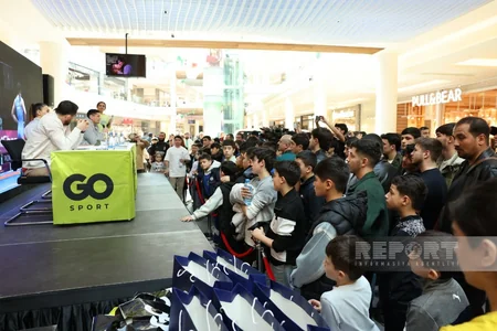 MOK-un təşəbbüsü ilə tanınmış güləşçilərin idmansevərlərlə görüşü keçirilib