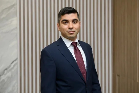 Rəqəmsal inkişaf və nəqliyyat nazirinə yeni müavin təyin edilib