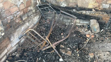 Sumqayıtda fərdi ev tam yanıb