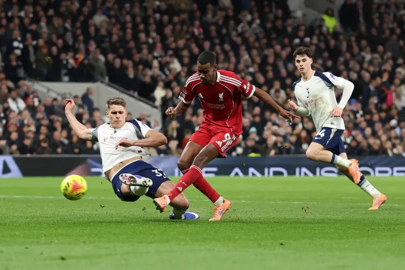Aleksander İsak Çempionlar Liqasının 1/4 finalına qədər sıraya qayıda bilər