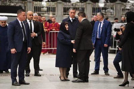 II İliya dəfn edilib, Azərbaycan rəsmiləri mərasimdə iştirak edib - YENİLƏNİB