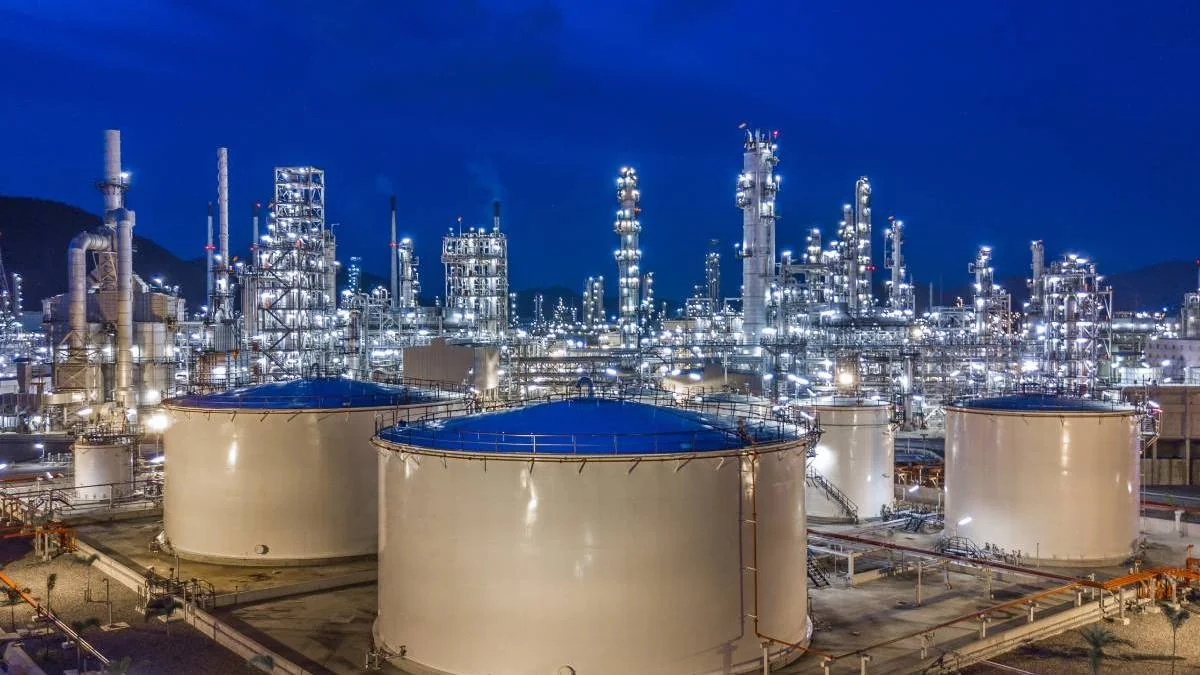 Saudi Aramco cuts oil supply to Asia for second month in April, sources say