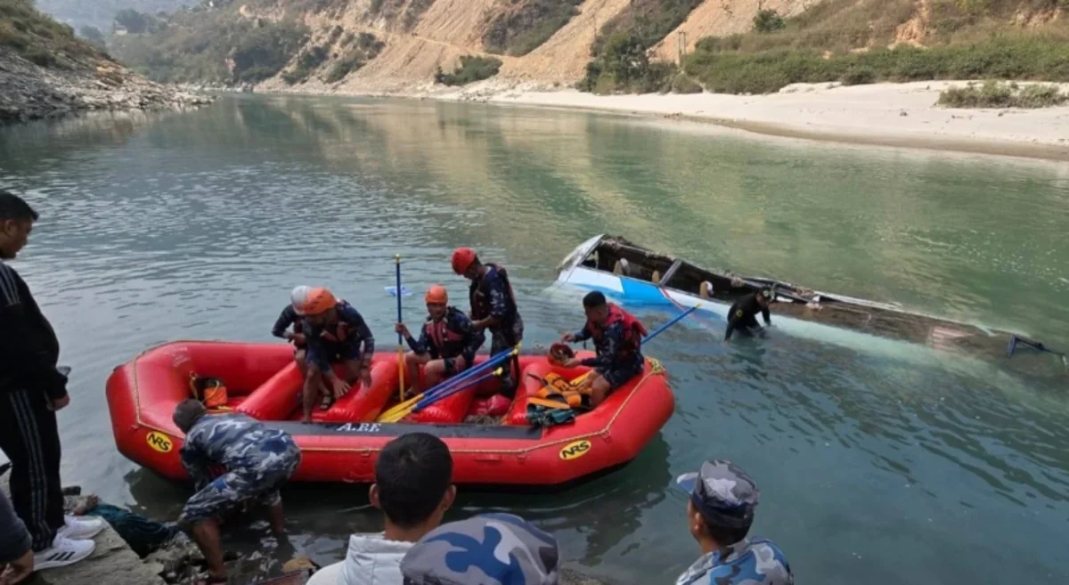 Banqladeşdə avtobusun çaya düşməsi nəticəsində 18 nəfər ölüb