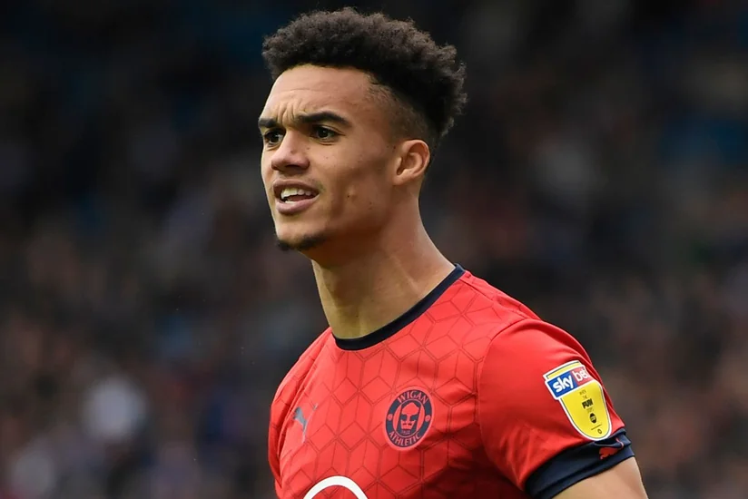 USMNT's Antonee Robinson is on Man United's radar
