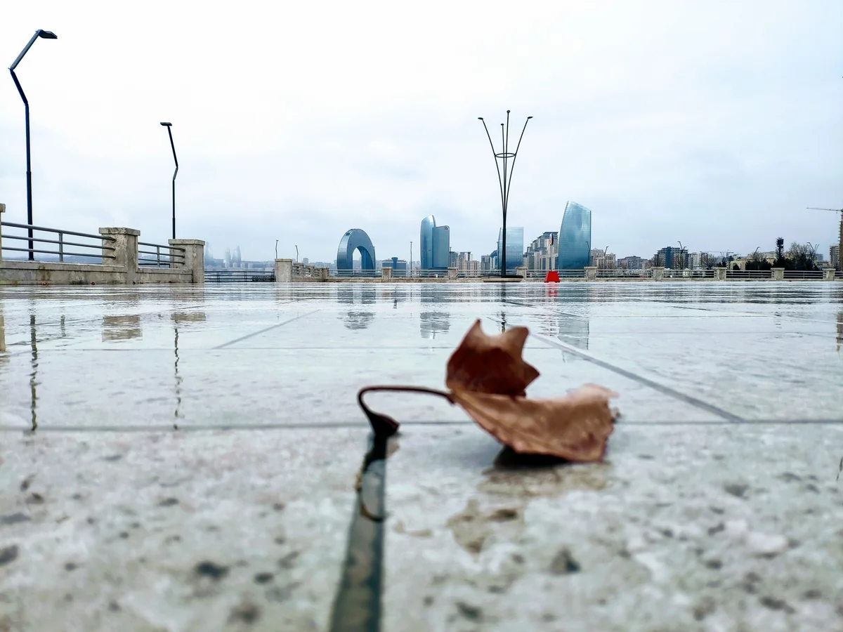Hava şəraiti ilə əlaqədar Bakının icra hakimiyyətləri gücləndirilmiş iş rejimində çalışır