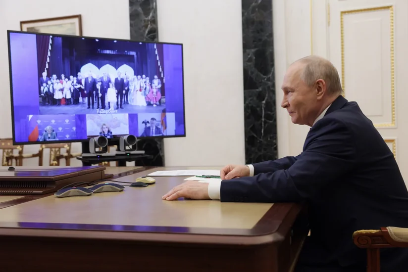 Putin: Theaters in Baku and Derbent are bridges between cultures