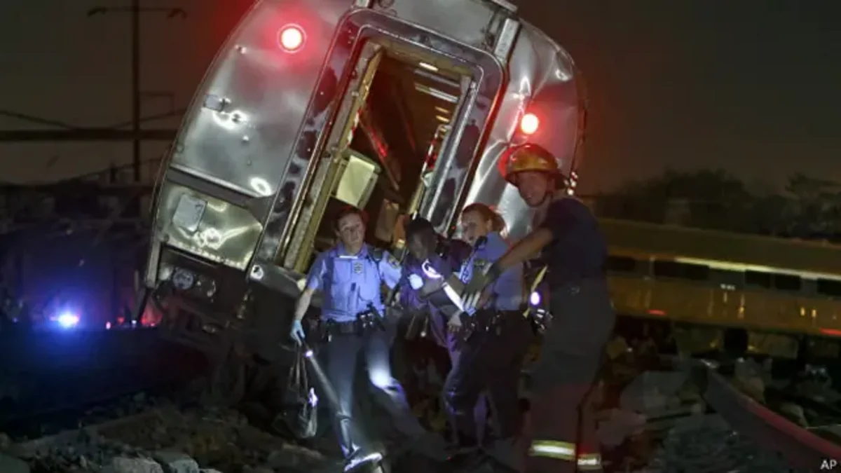 ABŞ-də qatarla yük maşını toqquşub, ölənlər var