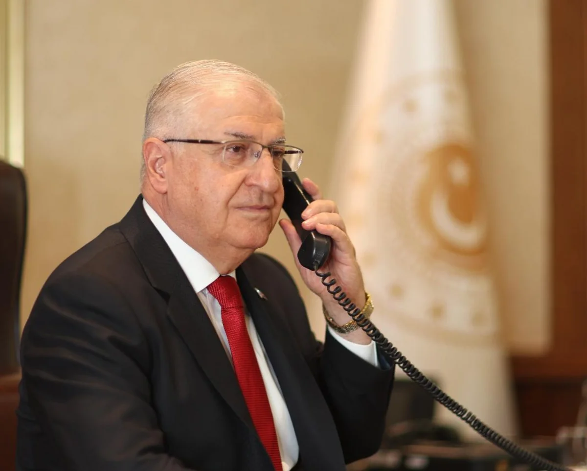 Yaşar Gülər İranın müdafiə nazirinin müavini ilə regiondakı son hadisələri müzakirə edib