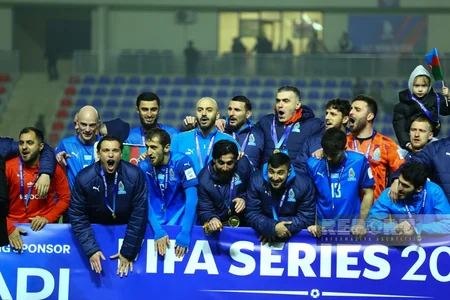 Futbol üzrə Azərbaycan millisi mükafatlandırılıb