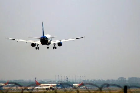 Azərbaycanda hava nəqliyyatı ilə sərnişindaşımaları 6 %-ə yaxın artıb
