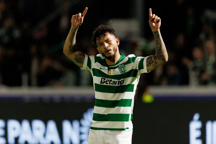 Liverpul Sportinqin hücumçusu Luis Suaresi transfer etmək istəyir