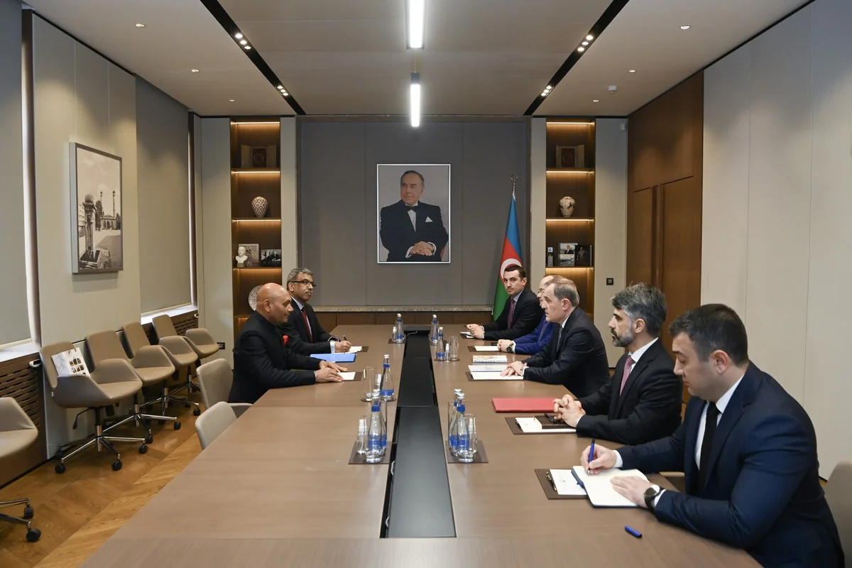 Ceyhun Bayramovla Hindistan səfiri iki ölkə arasında diplomatik məsləhətləşmələrin vacibliyini qeyd ediblər