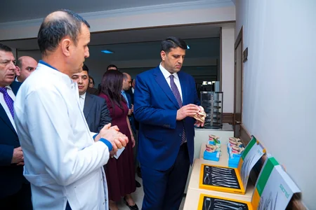 NDU-da Tibb fakültəsinin laboratoriyaları üçün yeni alınmış avadanlıqlar və dərsliklər təqdim olunub