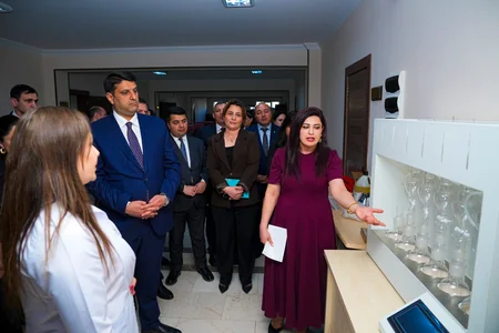 NDU-da Tibb fakültəsinin laboratoriyaları üçün yeni alınmış avadanlıqlar və dərsliklər təqdim olunub