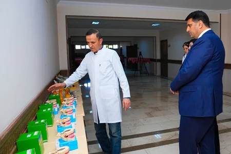NDU-da Tibb fakültəsinin laboratoriyaları üçün yeni alınmış avadanlıqlar və dərsliklər təqdim olunub
