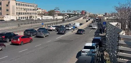 Bakıda iki prospektin kəsişməsində aparılan təmir işləri ilə əlaqədar bir sıra yollarda sıxlıq müşahidə olunur