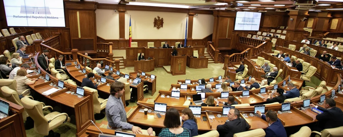 Парламент Молдовы одобрил выход страны из базовых договоров СНГ