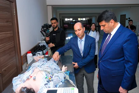 NDU-da Tibb fakültəsinin laboratoriyaları üçün yeni alınmış avadanlıqlar və dərsliklər təqdim olunub