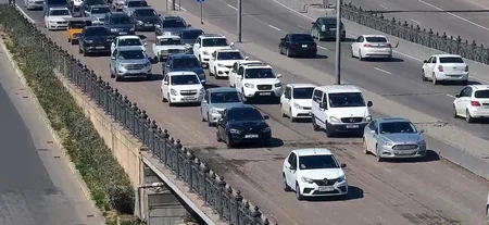 Bakıda iki prospektin kəsişməsində aparılan təmir işləri ilə əlaqədar bir sıra yollarda sıxlıq müşahidə olunur