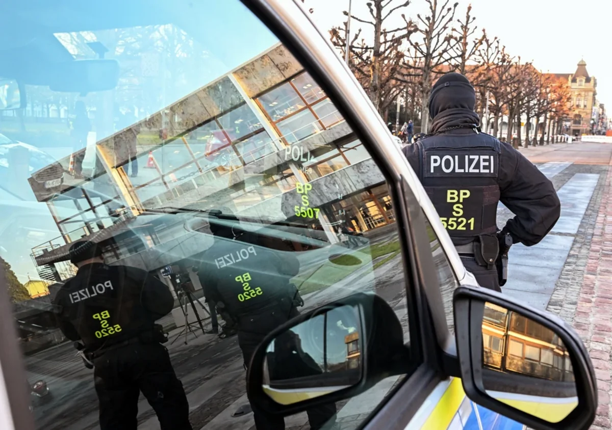 Almaniyada dəmir yolu stansiyasından hücumla bağlı təxminən 500 nəfər təxliyə edilib