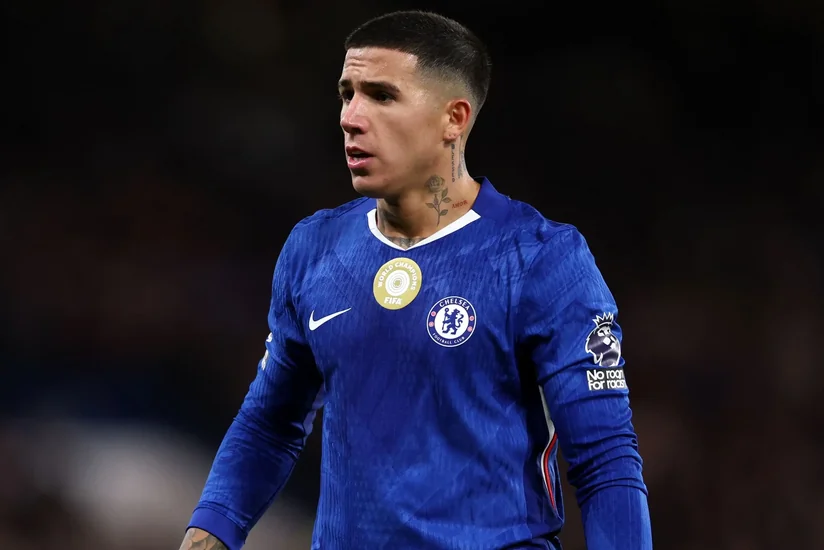 Çelsi Entso Fernandesi intizam pozuntusuna görə iki oyunluq heyətdən kənarlaşdırıb